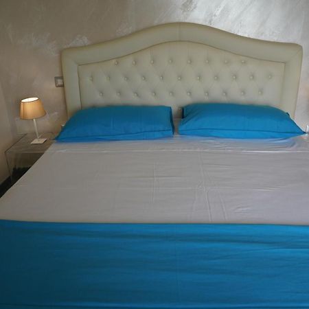 Guest House Emily Suites Sorrento Exteriör bild