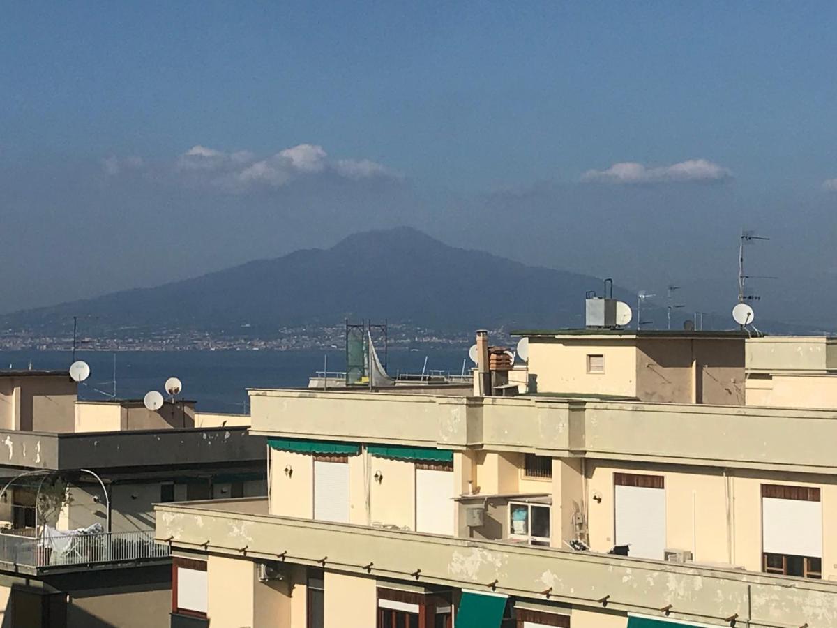 Guest House Emily Suites Sorrento Exteriör bild