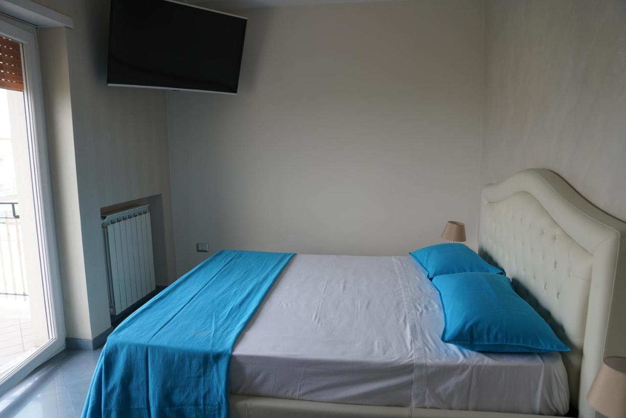 Guest House Emily Suites Sorrento Exteriör bild