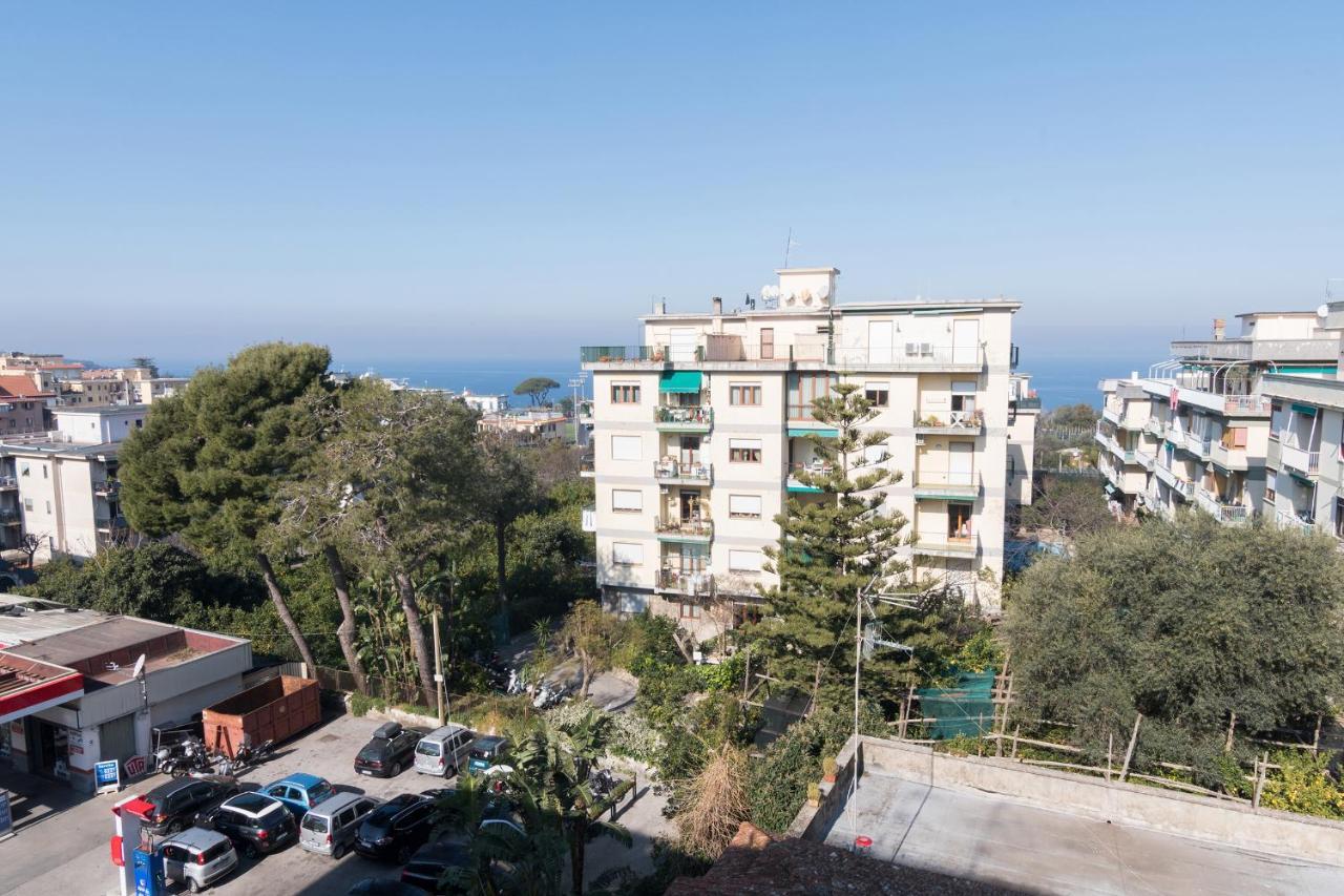 Guest House Emily Suites Sorrento Exteriör bild