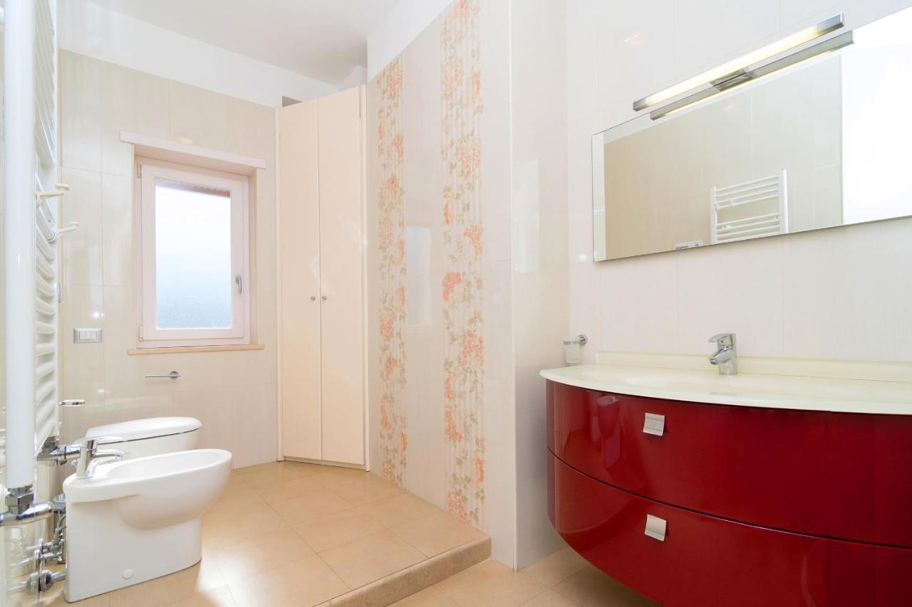 Guest House Emily Suites Sorrento Exteriör bild